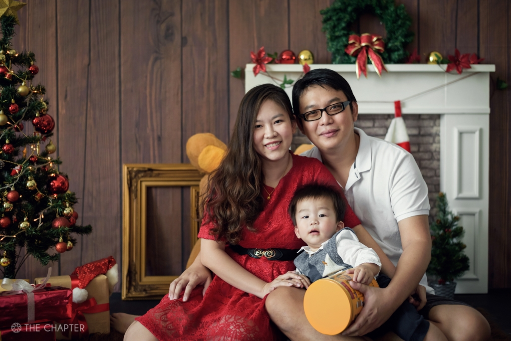 christmas mini session ipoh, ipoh family portrait photographer, ipoh portrait photographer, the chapter ipoh, portrait photographer ipoh